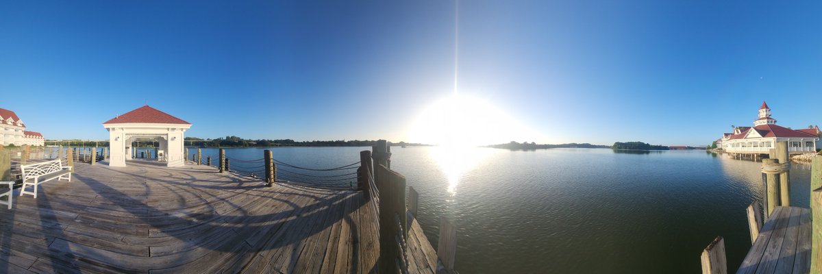 Saturday 11 May Today’s Daily Picture Theme is ‘Pano' with @PanoPhotos RT or reply with your own photo Tomorrow’s theme will be ‘Aromatic' #DailyPictureTheme Sunrise at the Grand Floridian Resort, Florida!