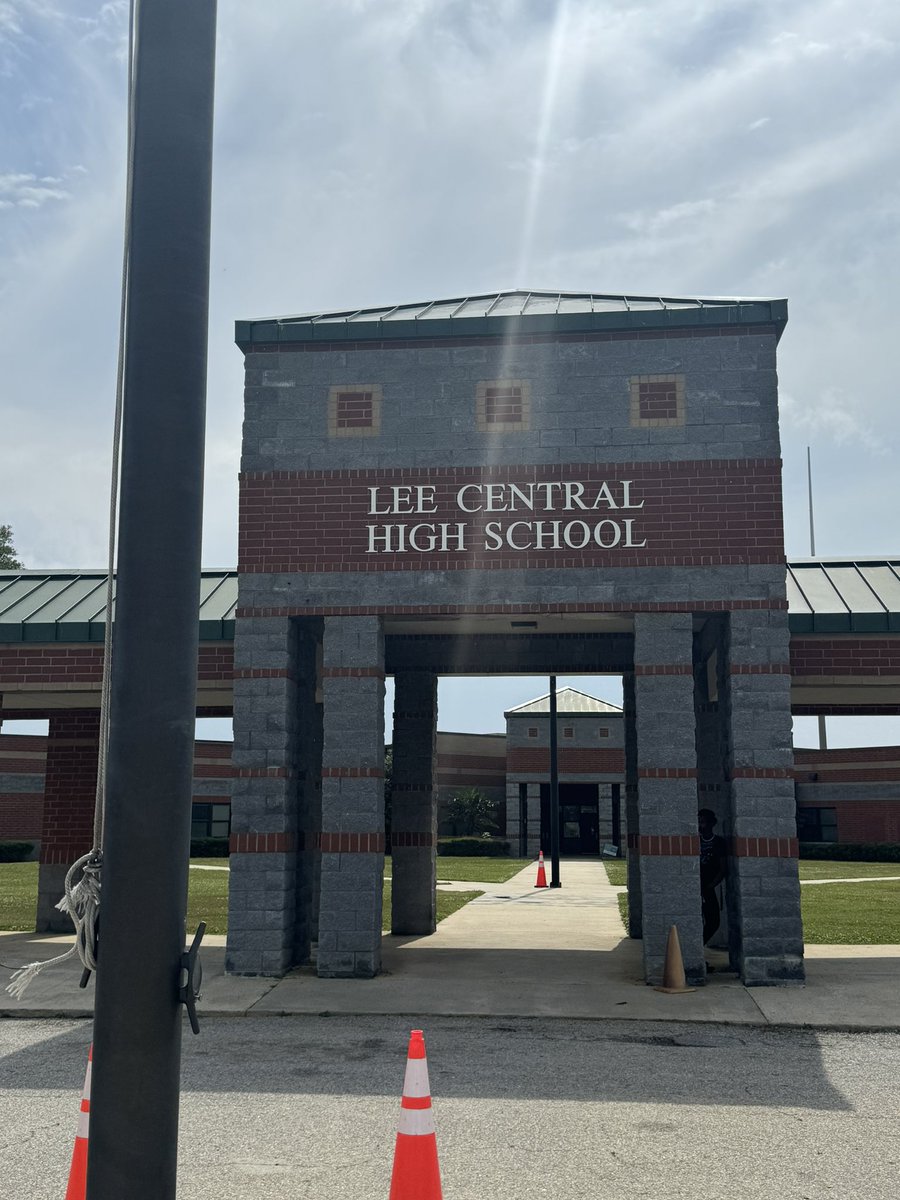 Had a great visit with Coach Danner and <a href="/LeecentralF/">@LeeCentral_Football</a> #GoDogs