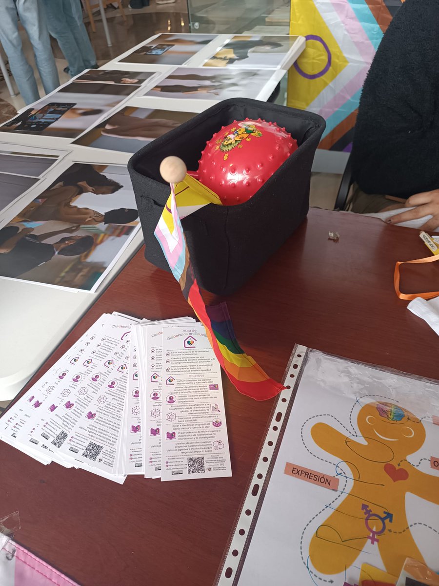 X Festival #creainnovaeduca con <a href="/CanalUGR/">Universidad Granada</a>, 19 centros docentes de <a href="/JuntaGranada/">Junta Granada</a> y el conservatorio de danza.
Colaboración entre enseñanzas para que futuros docentes conozcan las experiencias que se desarrollan en los centros.
Siempre con el sello de crear, innovar y educar.