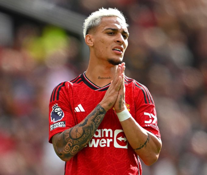 Watch 𝐋𝐚𝐧𝐫𝐞's leaked NSFW photo on TwXstars