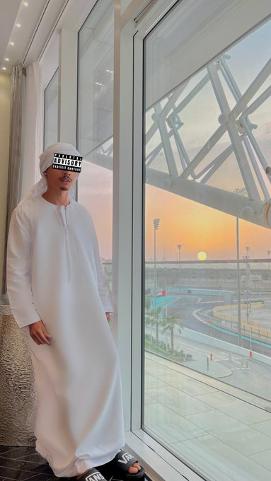 Watch 𝐒𝐔𝐑𝐅𝐈𝐒𝐓𝐀's leaked NSFW photo on TwXstars