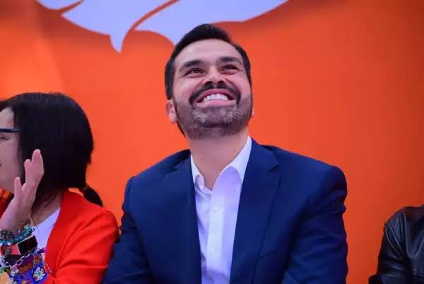 RomanovObet's tweet photo. ¿Porque nadie me dijo que #maynes y la #burritaburrona eran la misma persona? https://t.co/dpRVGzB0wr