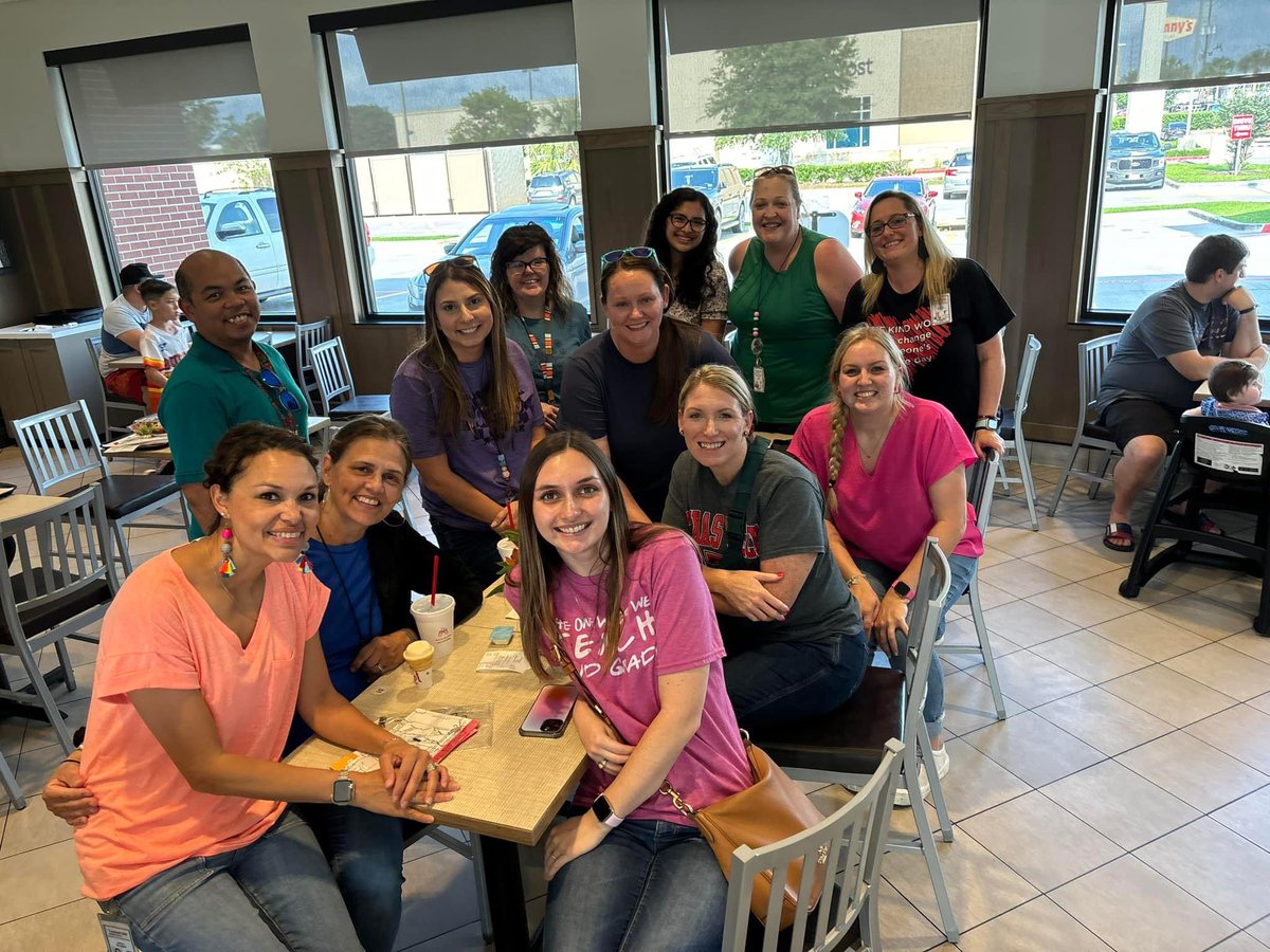 We have the most amazing teachers @TISDDPES ! They showed up @ChickfilA to support our PTO and greet students tonight. @TISDDPES