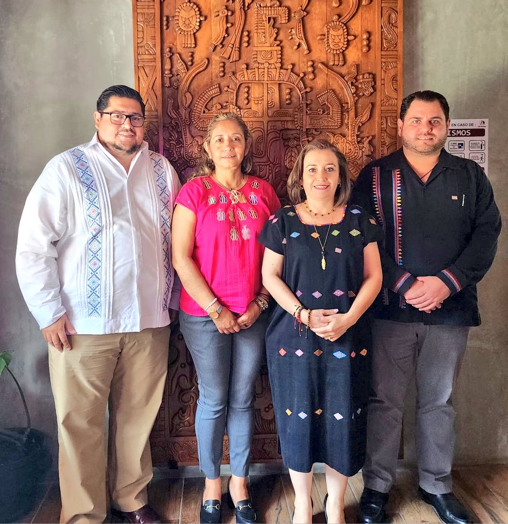 El Dr. @RRiosZenteno , Presidente del @saechiapas en compañía de las Consejeras Maritza Pintado, Karla Martínez y @Montesinos87875 , tuvieron reunión de trabajo previo a la 5a Sesión Ordinaria, con la finalidad de revisar los proyectos del @CpcChiapas.

#ChiapasSinCorrupción