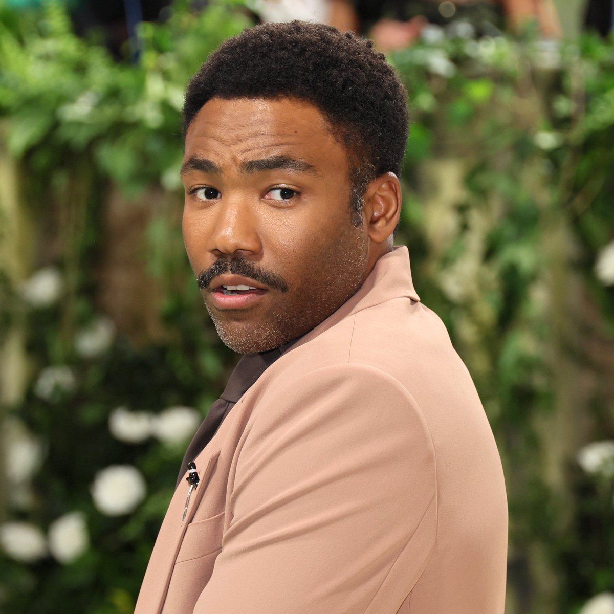 ComplexPop's tweet image. Donald Glover on the carpet at the #MetGala