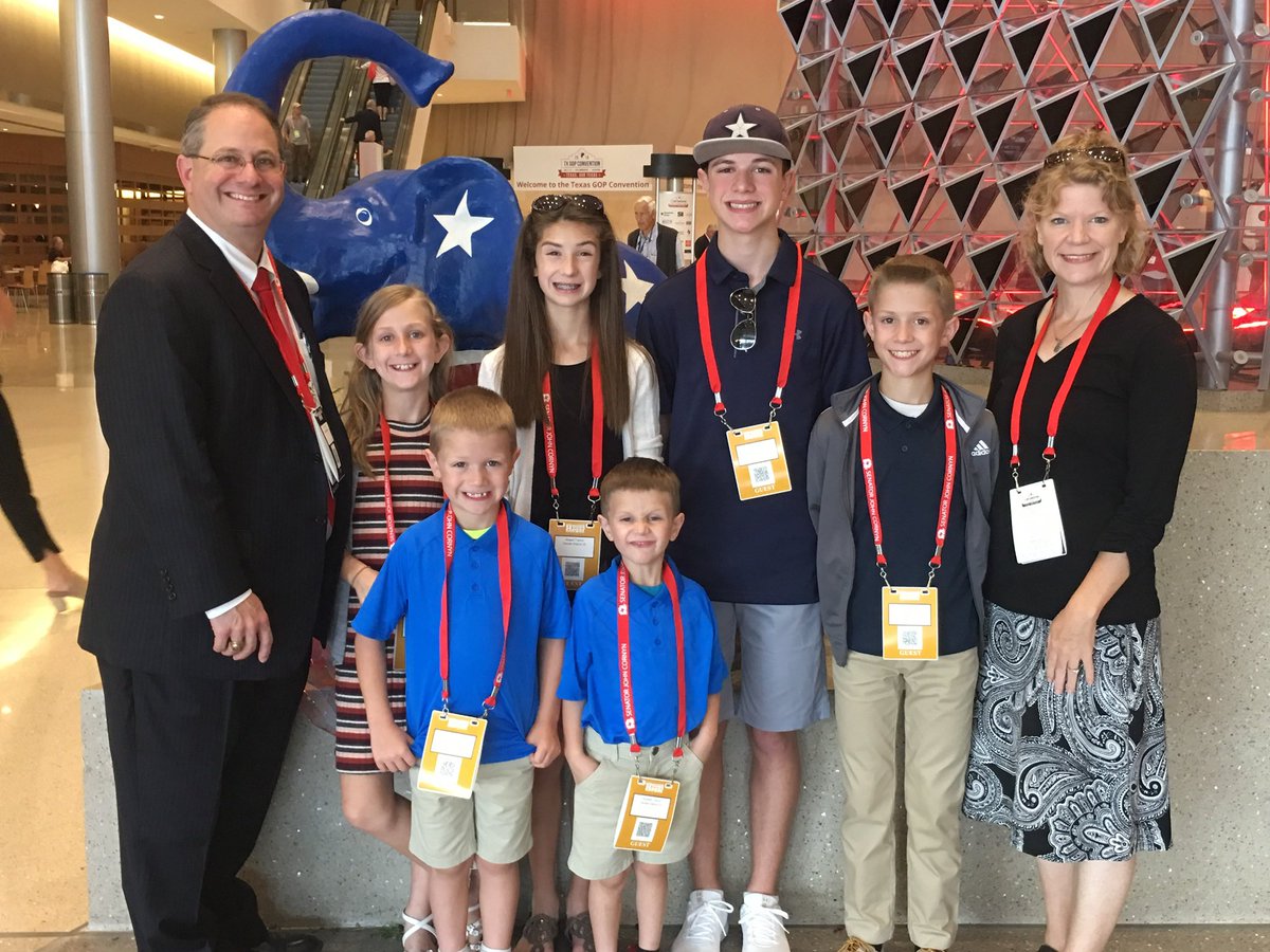 How out of touch is my current #SREC #SD25 member? @nytxnn claims I’ve never been involved politically. That’s rich! Here I am w/ @lltrainor and our six children at the @TexasGOP convention in San Antonio in 2018. Proud to say the oldest 2 are alternates to this convention.