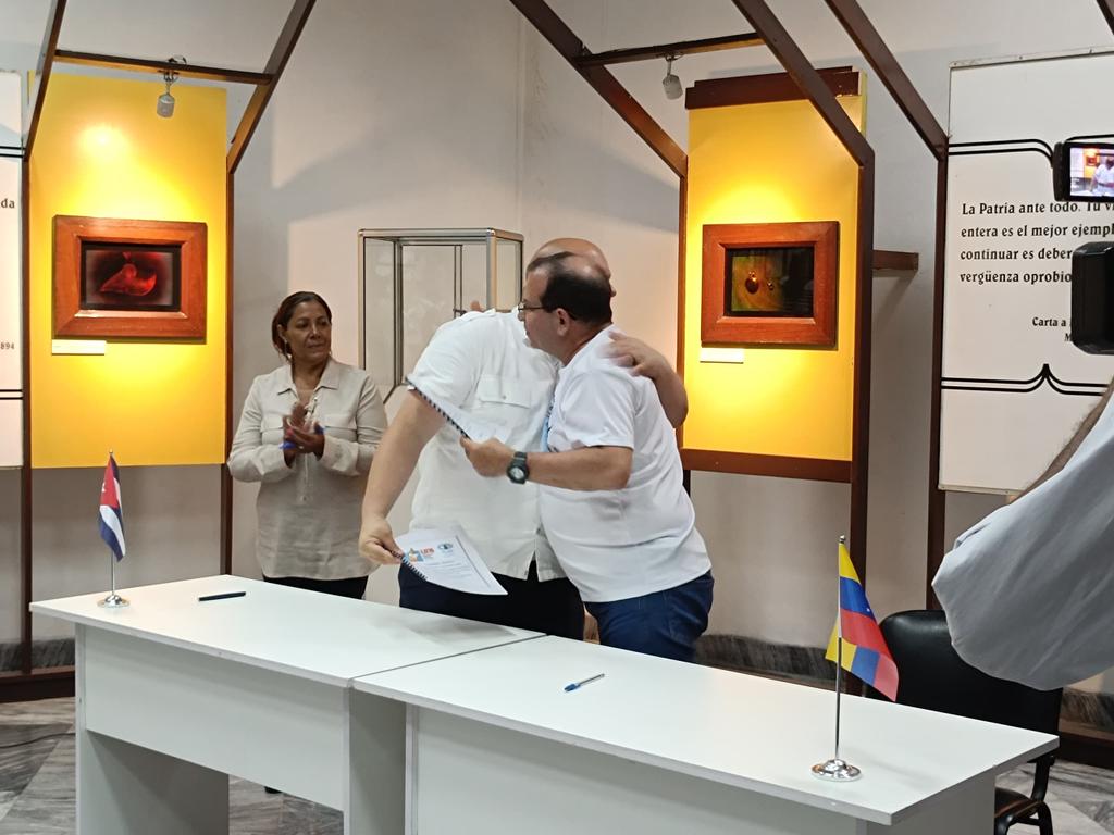 Firman Acuerdo Marco de Amistad y Cooperación entre el Instituto Simón Bolívar para la Paz y la Solidaridad entre los pueblos @ISB_VE y el Instituto Cubano de Amistad con los Pueblos (ICAP) #SantiagoCapitalDeLaPaz #CubaPorLaPaz 🕊️🇨🇺