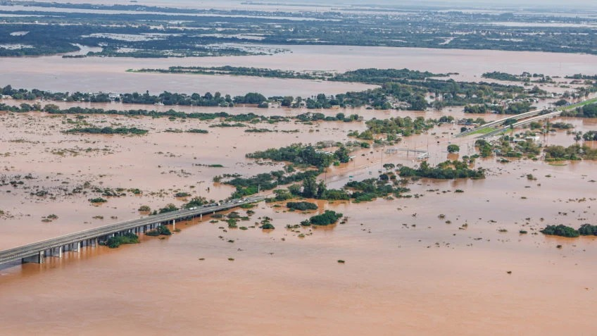 🔹COMO AJUDAR O RIO GRANDE DO SUL Muita gente está disposta a ajudar nessa enorme infelicidade que vem acontecendo, mas não sabe como. Então nós do MIBR separamos 3 lugares confiáveis e que vão fazer seu dinheiro chegar até quem mais precisa. Segue o fio... ⬇️