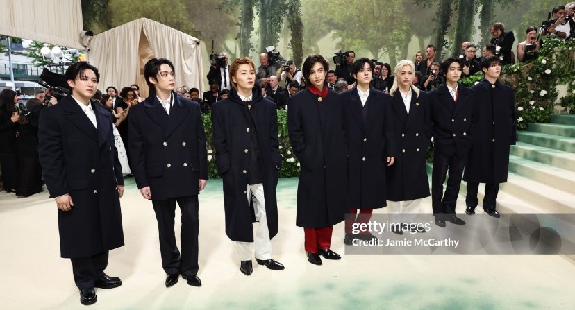 jisngfleur's tweet image. stray kids no #MetGala foi sim o motivo do meu colapso