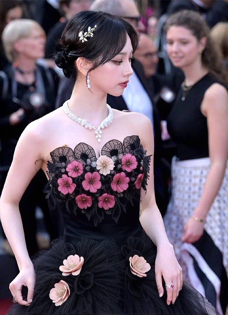 karinaspics's tweet photo. KARINA AT #MetGala!!! https://t.co/o1flyB5VP5