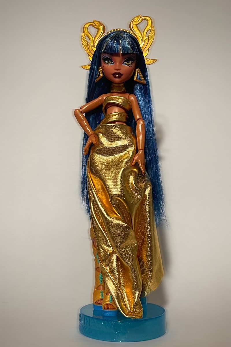 Cleo de Nile has arrived at the #DolltwtMetGala