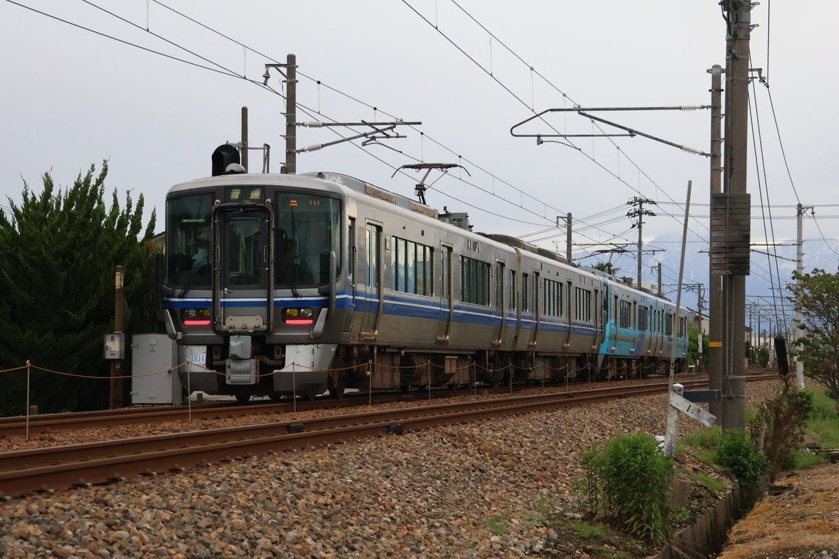 IRいしかわ鉄道
423M
521系 IR01+IR14
2024.5.7 
あいの風とやま鉄道線　小杉〜越中大門