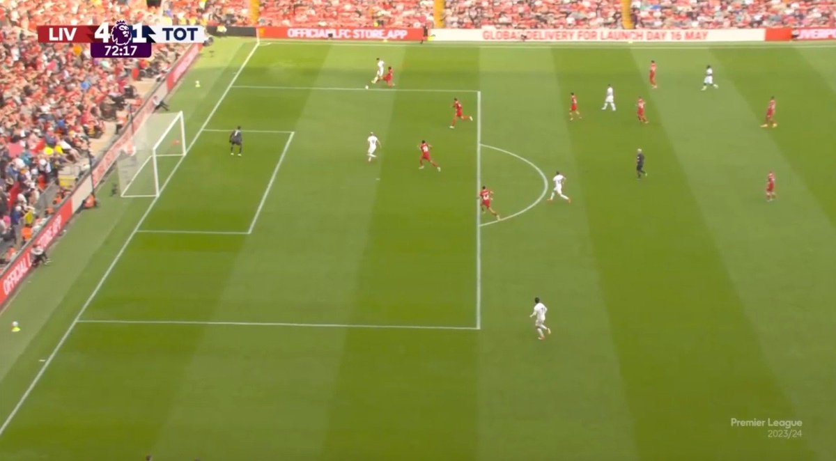 Just rewatching Liverpool-Spurs and Richarlison made a massive difference coming on because Spurs finally had an off-the-shoulder runner in the 9 slot. His goal was so reminiscent of Kyogo's trademark under Ange: start in an offside position and wait for the play to catch up