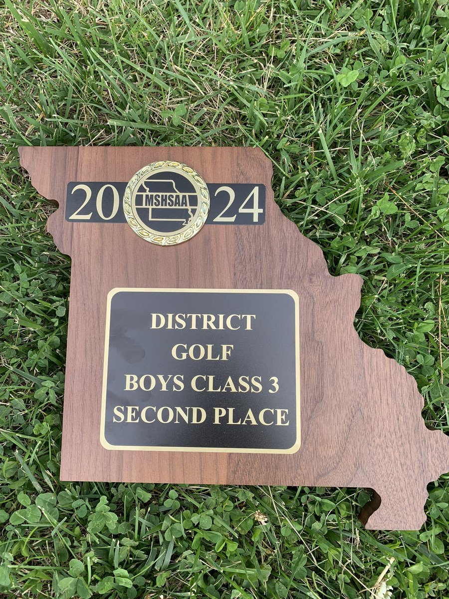 logroggolf's tweet photo. Second place in Districts today! Lost by 1 stroke. All five golfers advance to STATE next Monday and Tuesday at Rivercut! https://t.co/3kFuBK4gxu