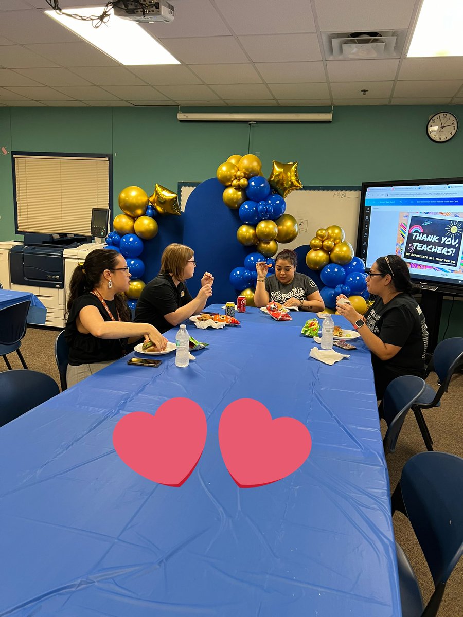 Teacher Appreciation Week Day #1 Massage from @unitedtolearn and hamburgers cooked by our very own Principal Resident @LEAD_DallasISD @CMSoto_Leaders “It takes a big heart to help shape little minds” 💙📚📝🖍️