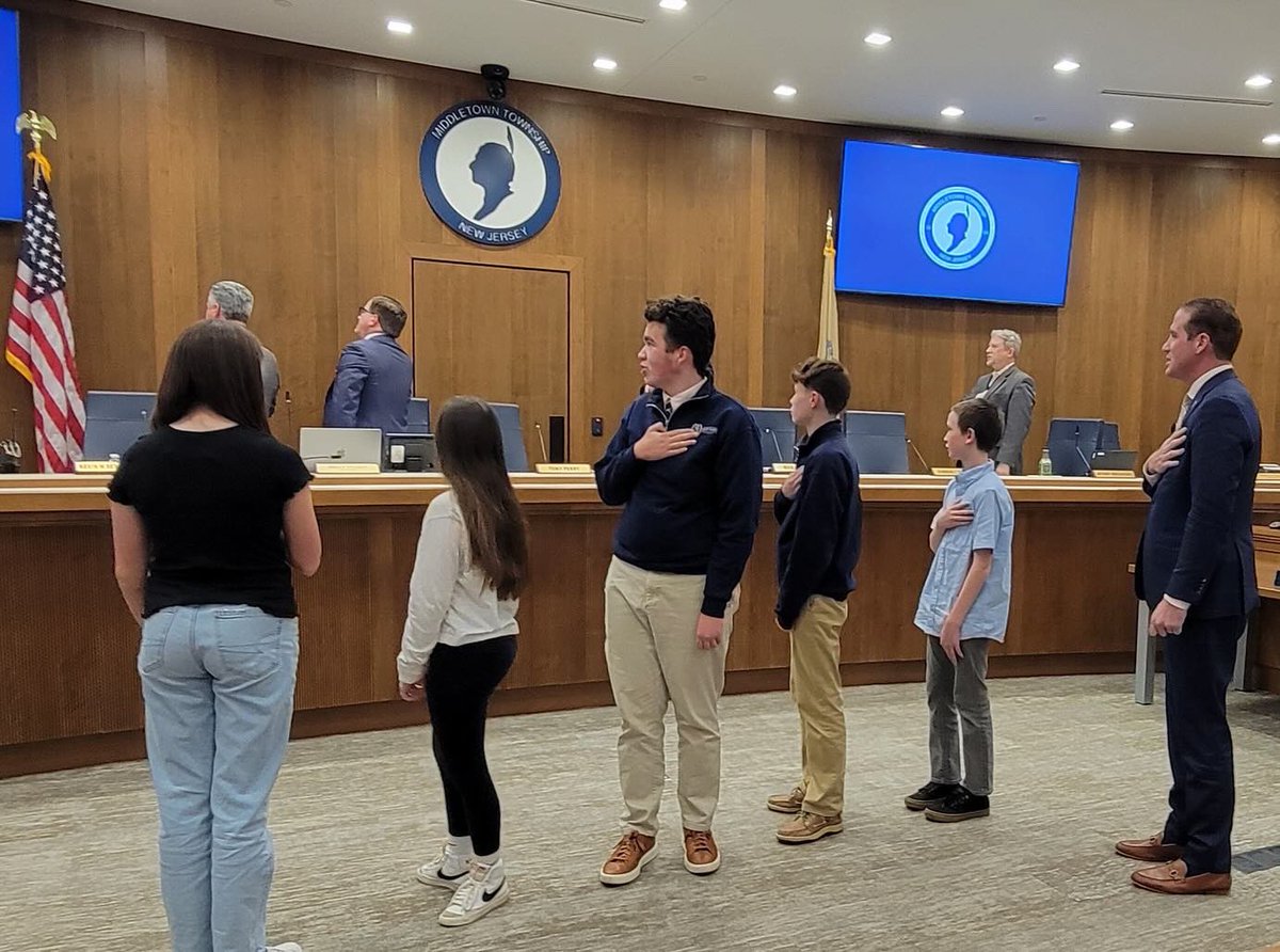 Prior to tonight’s Township Committee Meeting, we would like to take a moment to recognize the presentations at the last meeting, which began with the Middletown Elks Youth Activity Group leading the Pledge of Allegiance. 🇺🇸