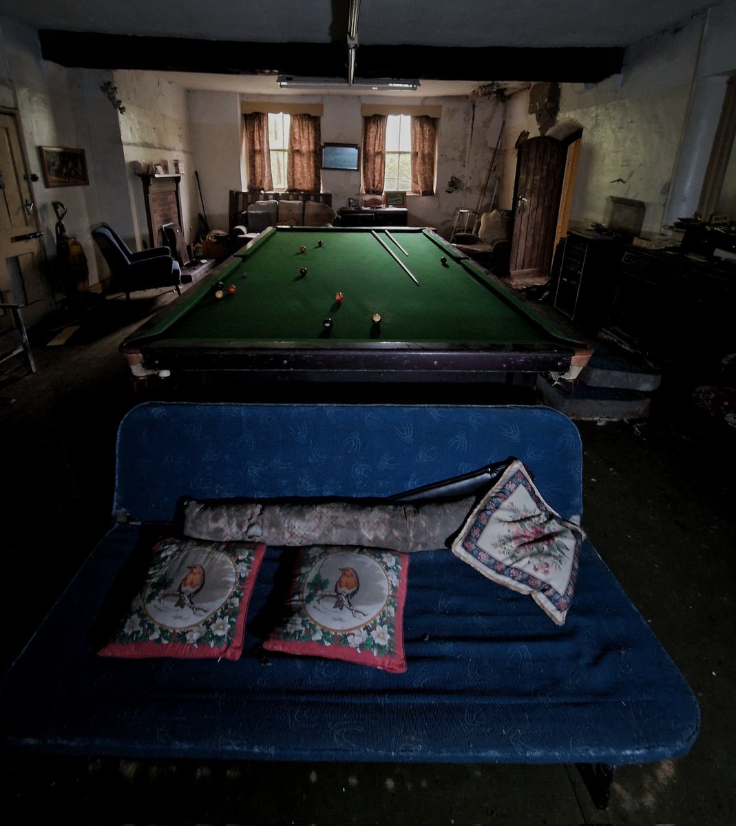MoxleysPW's tweet image. Who wants a game of Snooker #abandoned #explore #haunted