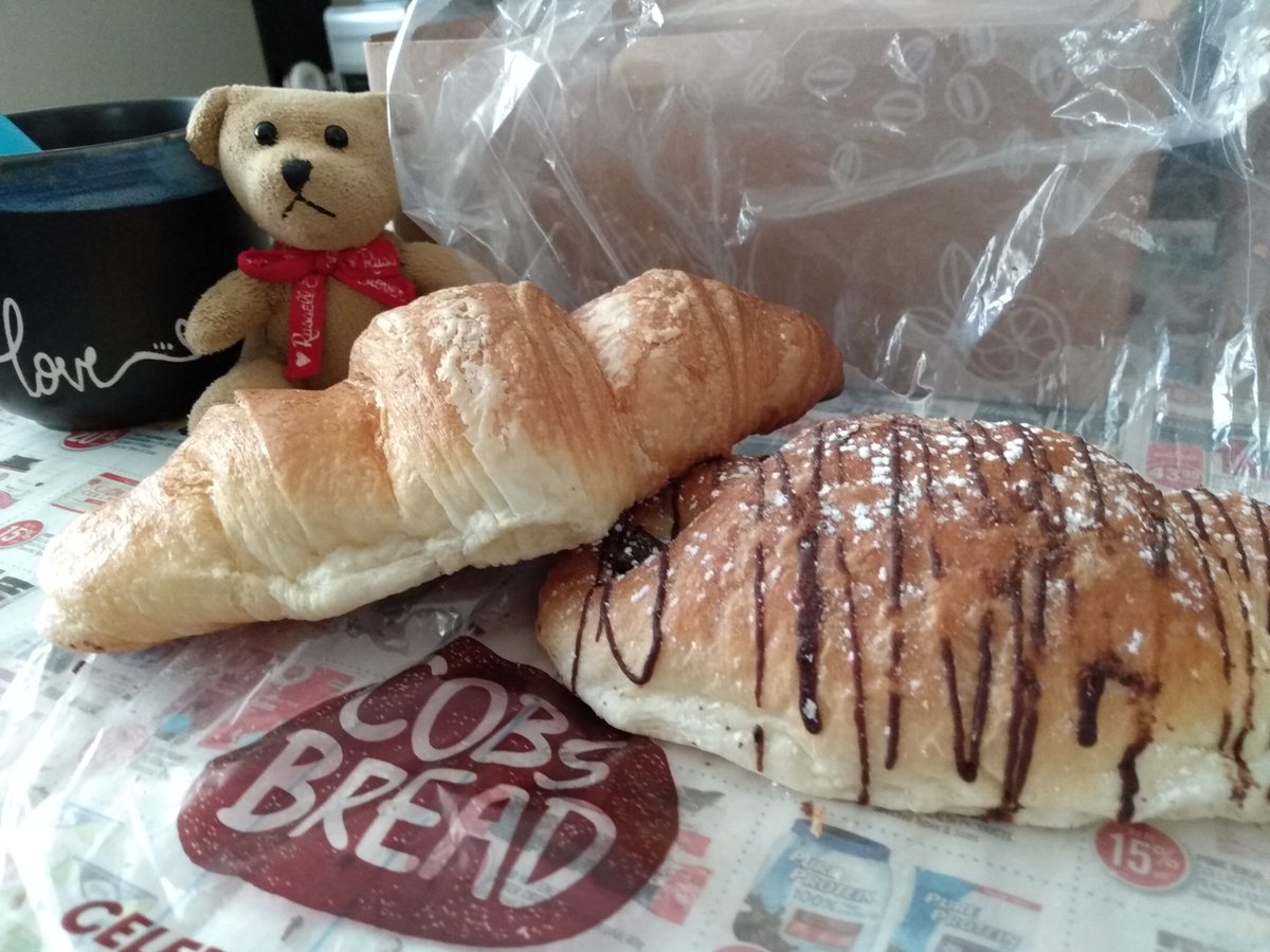 May 6th

Today's lunch at home 

Cobsbread day!!
And iced coffee 🥐☕🥳 

Make us happy 😋🎉

#CobsBread