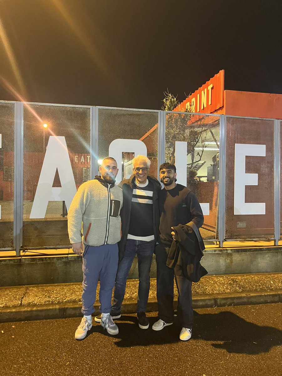 A night of fireworks, from beginning to end, as Xhan & Karan, two wonderful students from @LSBU, and I got to watch @CPFC dismantle Man United 4-0.