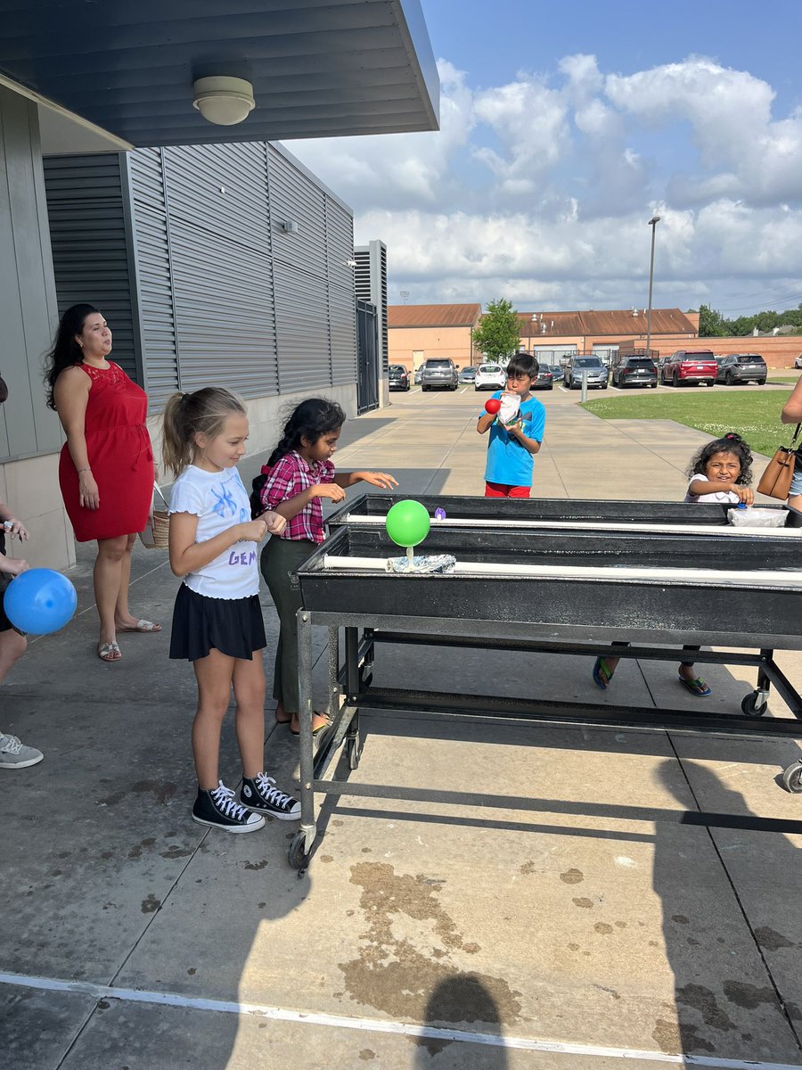 MrsViard's tweet image. Gems Club and Tech Club had a blast at the end of party at the @KatyShawCenter!!