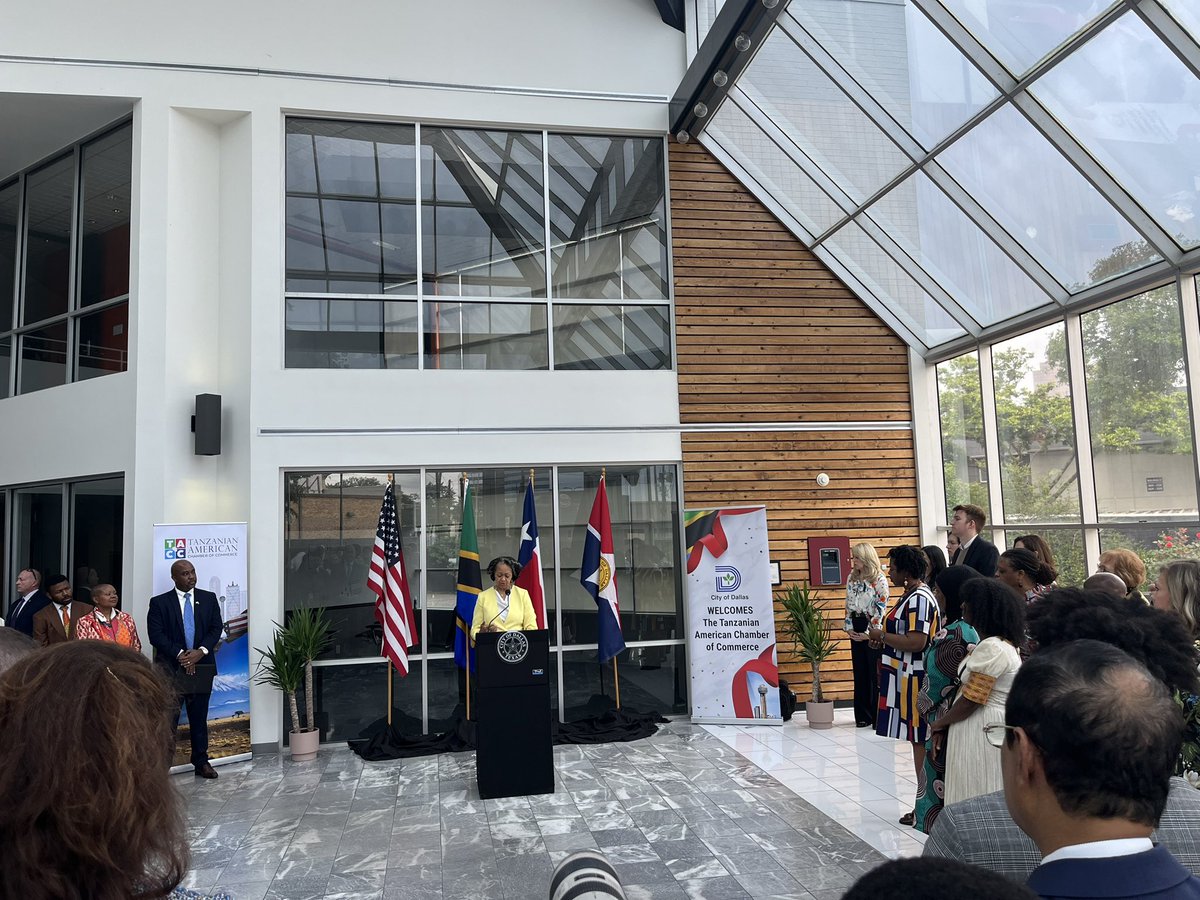 Exciting day for @CityOfDallas as we officially welcomed the Tanzanian American Chamber of Commerce to the US and specifically to the Prism Center/@DallasIntlDist in D11! 🇹🇿 🇺🇸