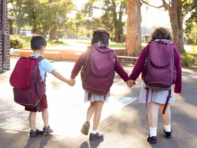 In bright and early for Vic budget day. 
An amazing announcement for Victorian families, helping to ease cost of living pressures already this morning! #springst 

Vic parents set to score $400 school kids bonus heraldsun.com.au/news/victoria/…