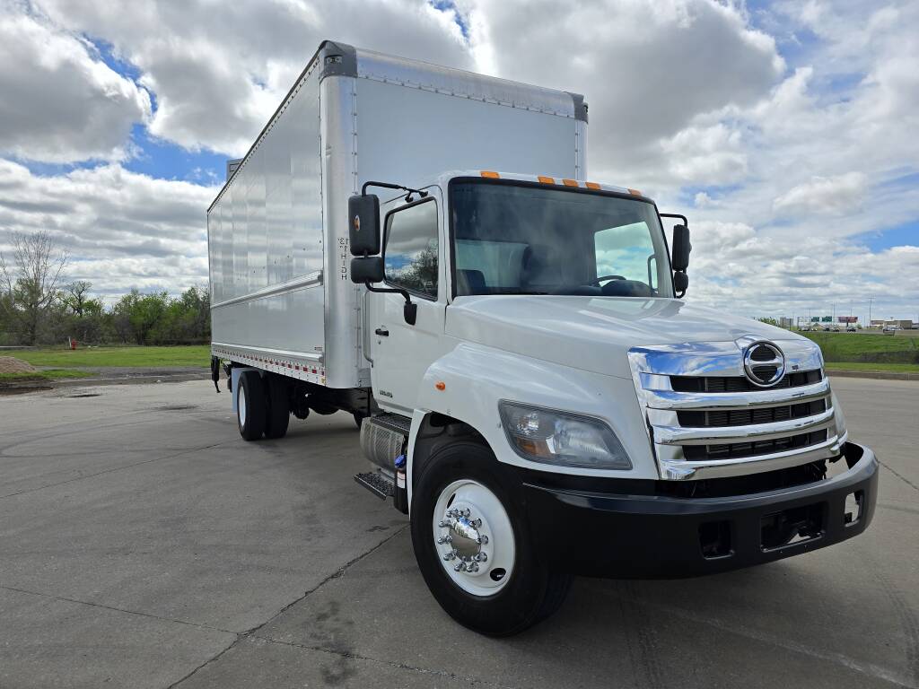 🚚 Shopping for a Box Truck? Check out this 2019 Hino 268A! 🚛
✅ Fleet Maintained
✅ 26'x102x103 Morgan Dry Van
✅ Waltco HLF30 3000# Alumium Lift Gate
✨ Make it yours today 👉 brnw.ch/21wJwtA

#CommercialTruckTrader #BoxTrucks #TrucksForSale