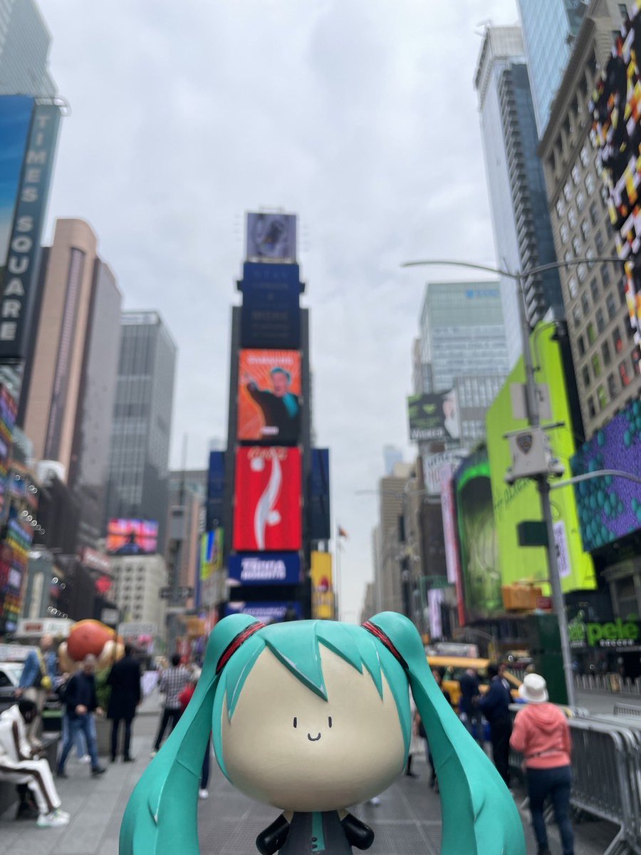 🌐#MIKUEXPO2024 North America🌐
1 day until the show in Newark, NJ. 
See you at Prudential Center! ‘u’ miku also made a short visit to NYC🍎