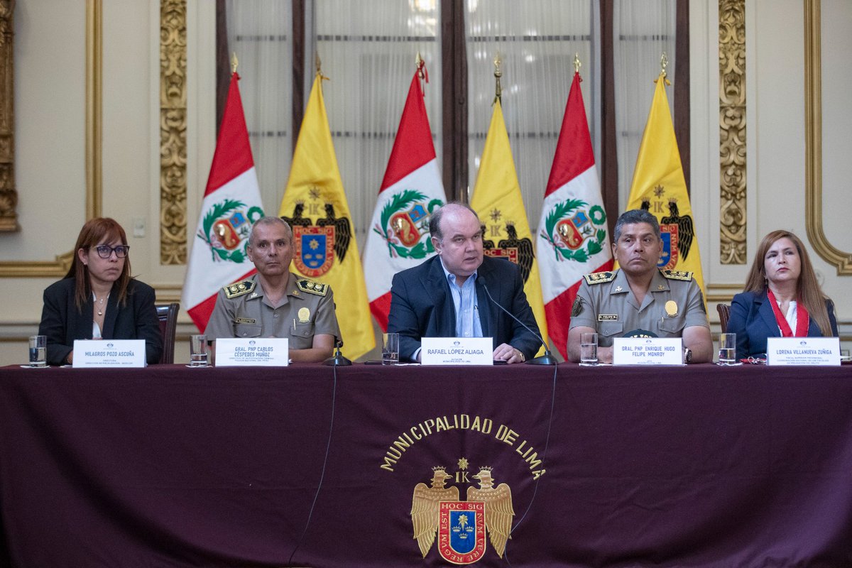 ✅ ¡Presentamos plan estratégico contra el comercio ambulatorio! En conferencia de prensa, el alcalde @rlopezaliaga1 anunció que se dará inicio a los trabajos de ordenamiento en los conglomerados del Centro de #Lima.