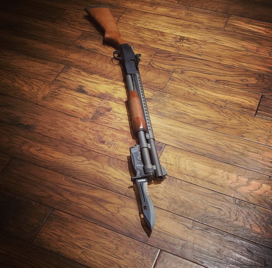 Bayonet on or off? #mossberg #shotgun