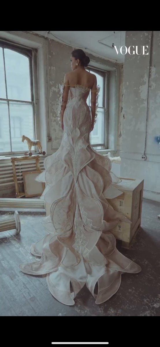 Libbotomy's tweet image. Congratulations to Mona Patel, Law Roach &amp;amp; Iris Van Herpen for achieving THIS. This is what we want to see! #MetGala