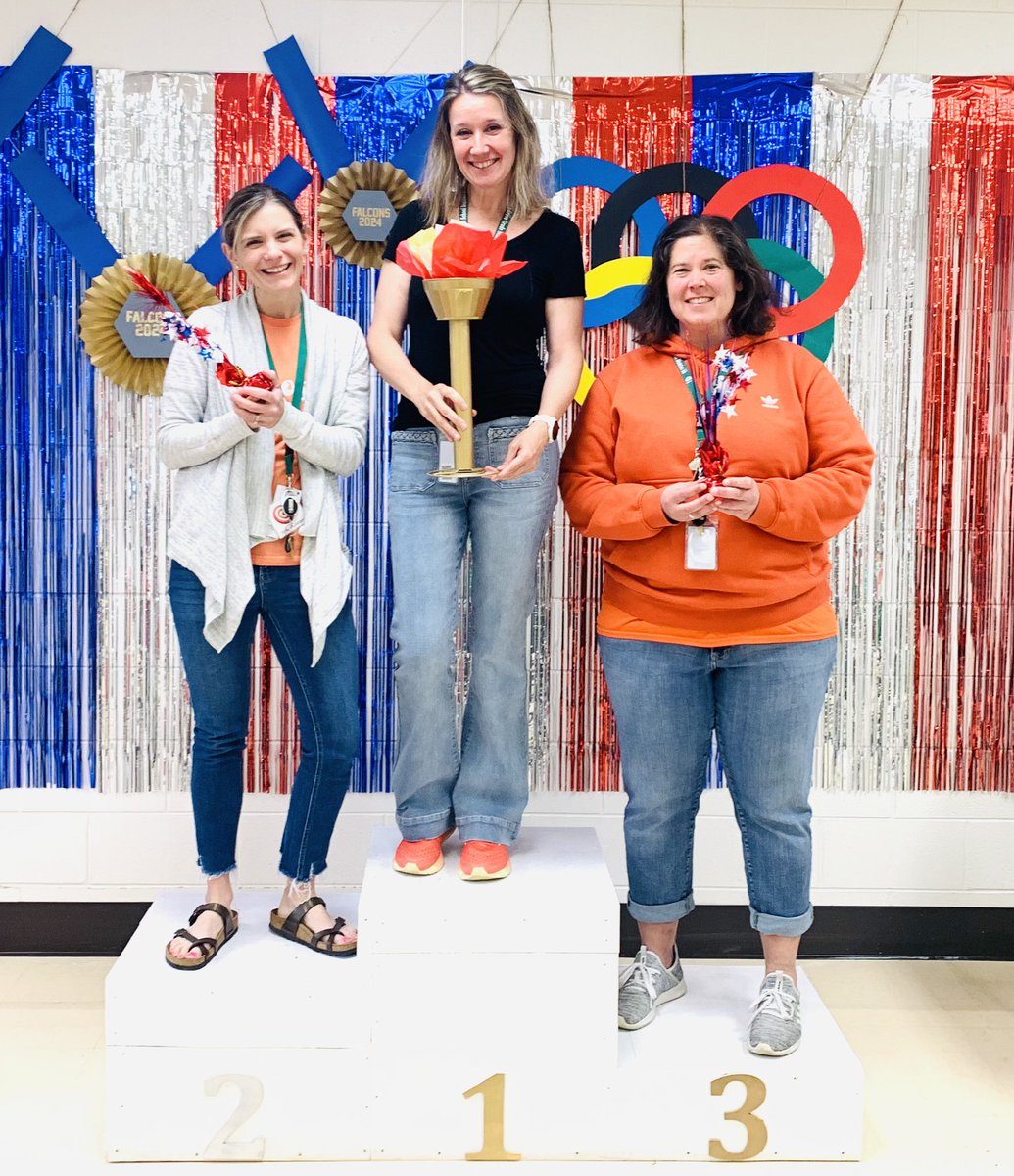 Happy to share the podium with these two colleagues today! I’m very sorry that I jumped in the first place spot before inviting you for a photo 😂 #dg58pride #3sHappy25 #fa58share #dg58third