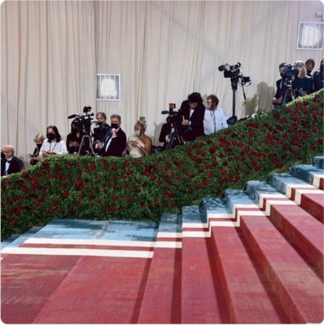 catalettieri_'s tweet photo. que hermosa que esta billie!!!! #MetGala https://t.co/tlFFOeUUIn