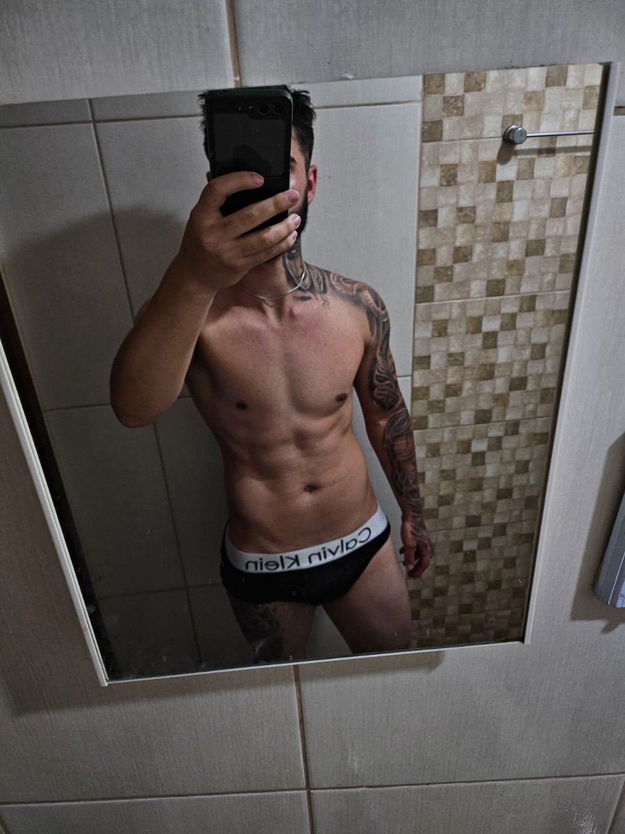 BarbeiroCwb's tweet photo. Comenta com 🔥, se você cortaria o cabelo comigo 😏 https://t.co/uBh8xwjeyk