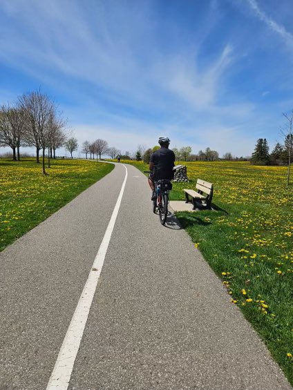 Hello, #ajax! The @DRPSWestDiv ASSET members were on patrol again in the south, through parks, green spaces and commercial plazas. If you see our officers, don’t forget to say hello! #drps #cops #police #canada #ontario #durham #bikecops #nicedayforaride #getoutside #sunshine