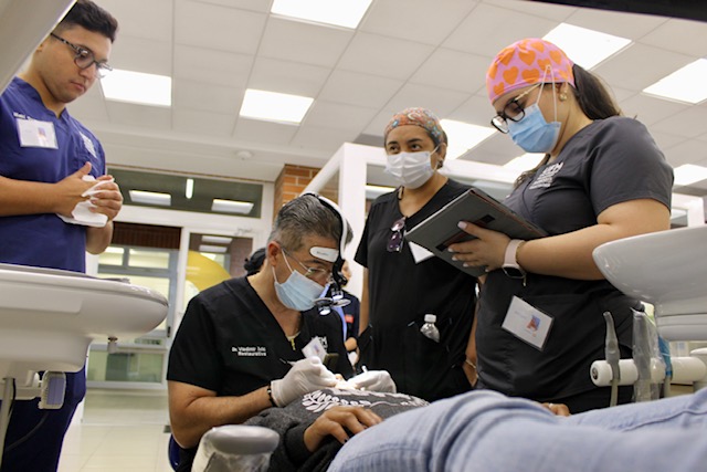 Last month, Operation Smile #Guatemala partnered with @UFMedu to host a dental program, providing specialized #dentalcare. From evaluations to #oralhygiene workshops, the program ensured comprehensive care for our patients. Thank you to all involved for supporting our mission!