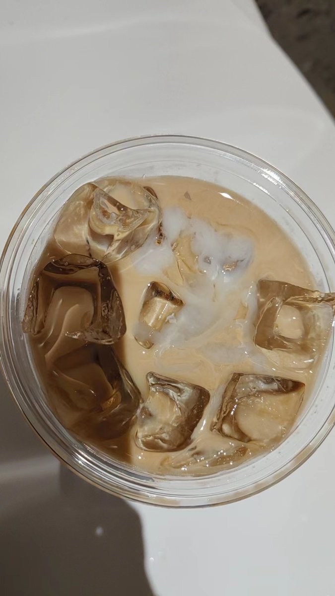 同好提前准备一杯精液咖啡，老婆喝完没有发现异常