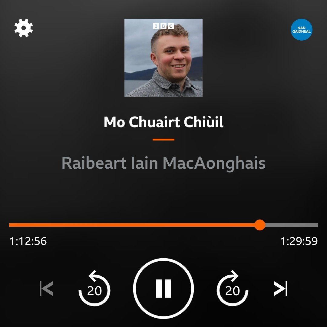What an honour to have my Èirigh chosen by Robert John MacInnes for his Journey in Music, as broadcast on @BBCRnG. I'm in fantastic company here, and what a pleasure to hear a passionate singer talk about the music he loves. Check out his lovely EP! #Gàidhlig #Gselic #GaelPop