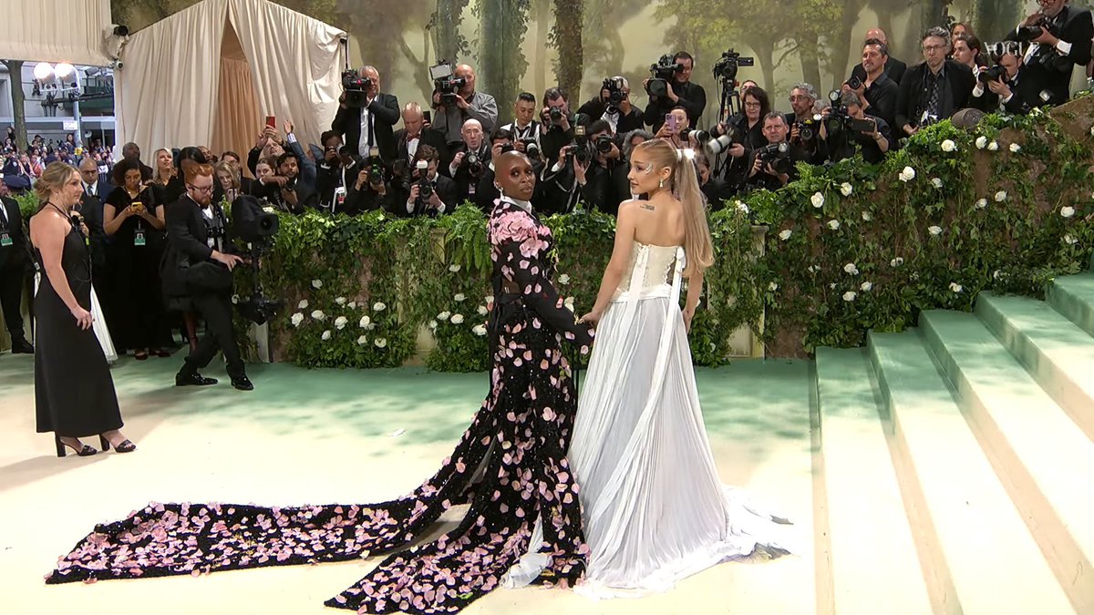 24metgala_ tweet picture