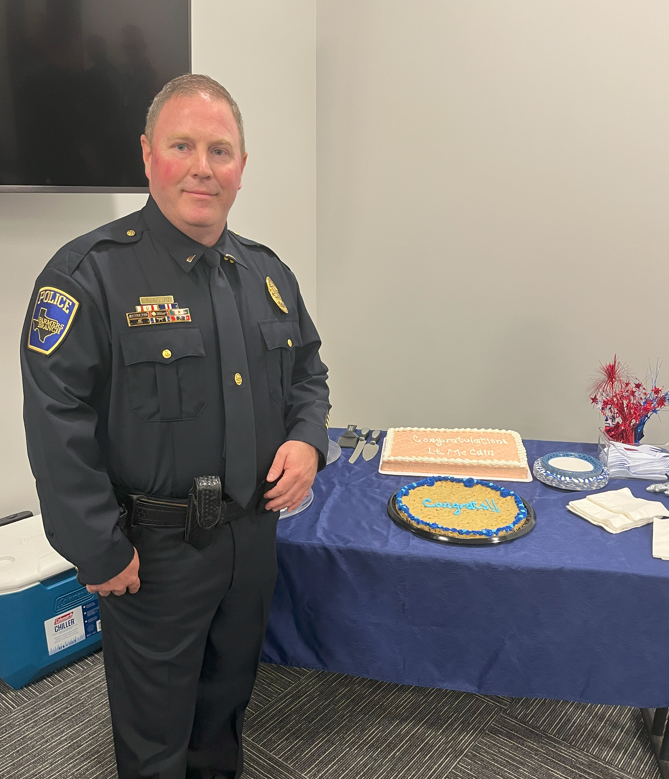 Let's give a big round of applause and congratulations to Lt. McCain on his well-deserved promotion within the Farmers Branch Police Department! 🌟

#Congratulations  Lt. McCain on your promotion! 🎉

#farmersbranch #promotion