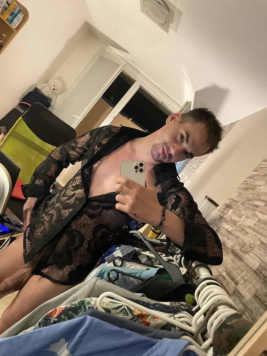 Whats goin on?🙂😈 where u lokiin at Come to check me in my room now! Online -> @Flirt4Free & @Belamichat 🤑lets make some🤑
