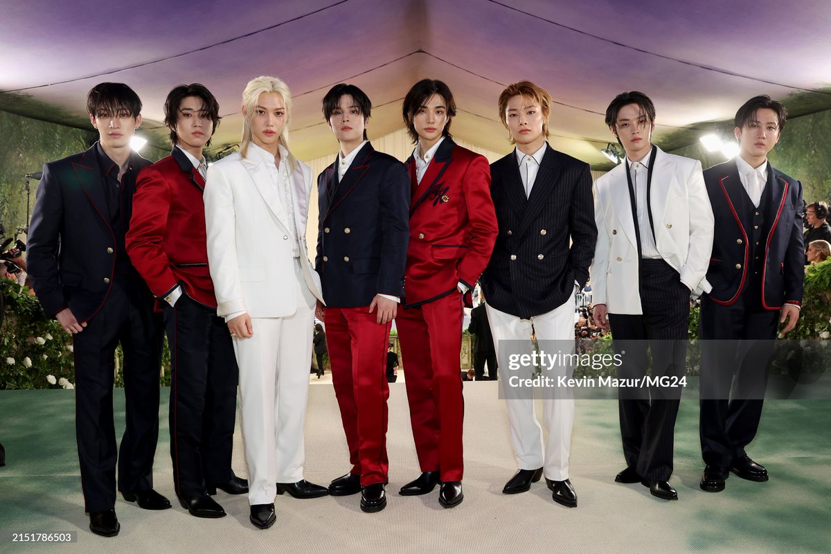 thejypnews's tweet image. HISTORY MADE! ✨🎉

Stray Kids becomes the FIRST K-Pop group EVER to be invited to the Met Gala!

Get ready to witness their legendary looks as they take the red carpet by storm.

#StrayKids #스트레이키즈 #MetGala