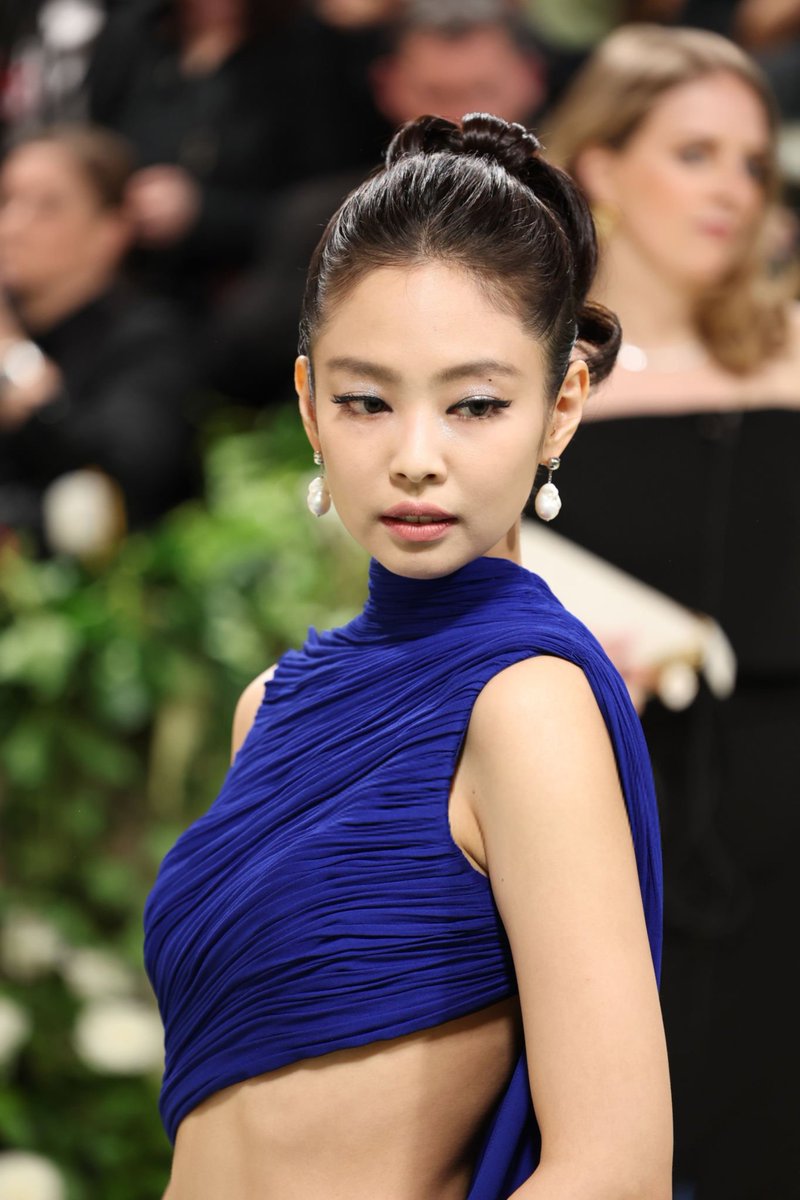 JENNIE AT MET GALA 💙