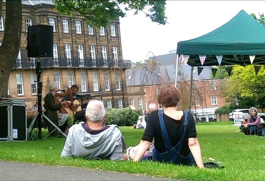Music in nature. Enjoyed this today, could hear the birds enjoying it too.
#Music in the #Gardens
for #ScarboroughFair this #BankHolidayMonday.

#photo of people enjoying the #folk music in Crescent Gardens today.
