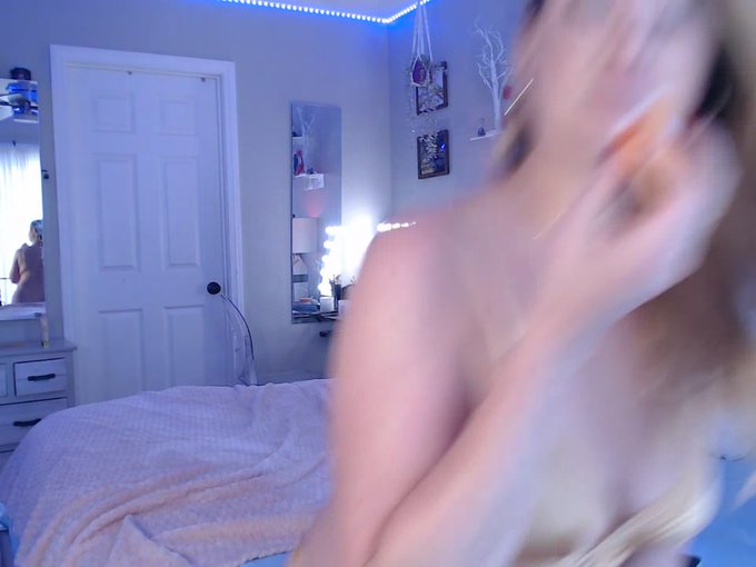 Veronica Weston is live now! https://t.co/zpIEIEzCrS https://t.co/FsxA3FyrQt<a href="/tag/myfreecams"class="tags"><span>#myfreecams</span></a>