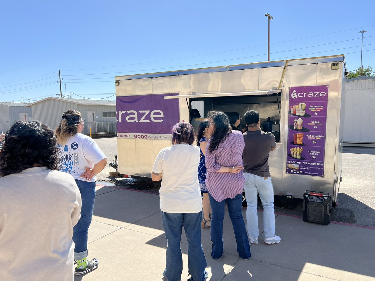 Thank you @Crazeyogurt for stopping by and serving up some treats for our teachers today! #TeacherAppreciationWeek2024 #OFOD #ItsWhatWeDo #WeAreOne #ARatedCampus #ForgeTheFuture #THEDISTRICT @ysletaisd @IvanCedilloYISD