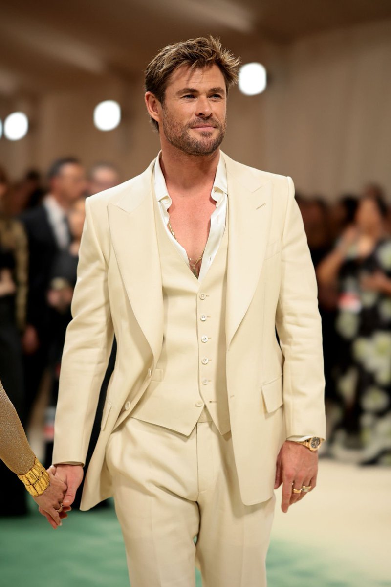 Chris Hemsworth at Met Gala 2024 ✨️