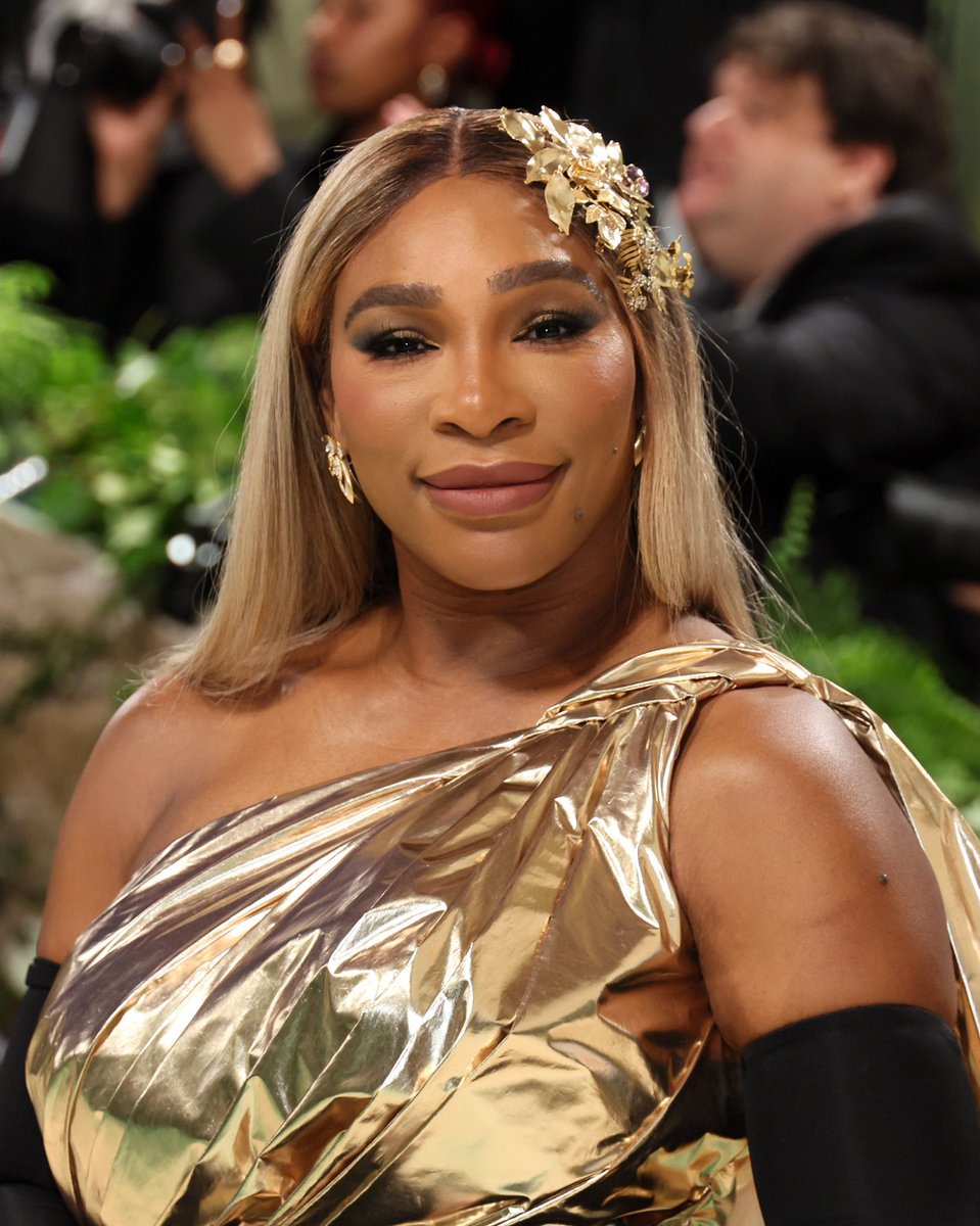 Serena. #MetGala. GOLDEN 👑