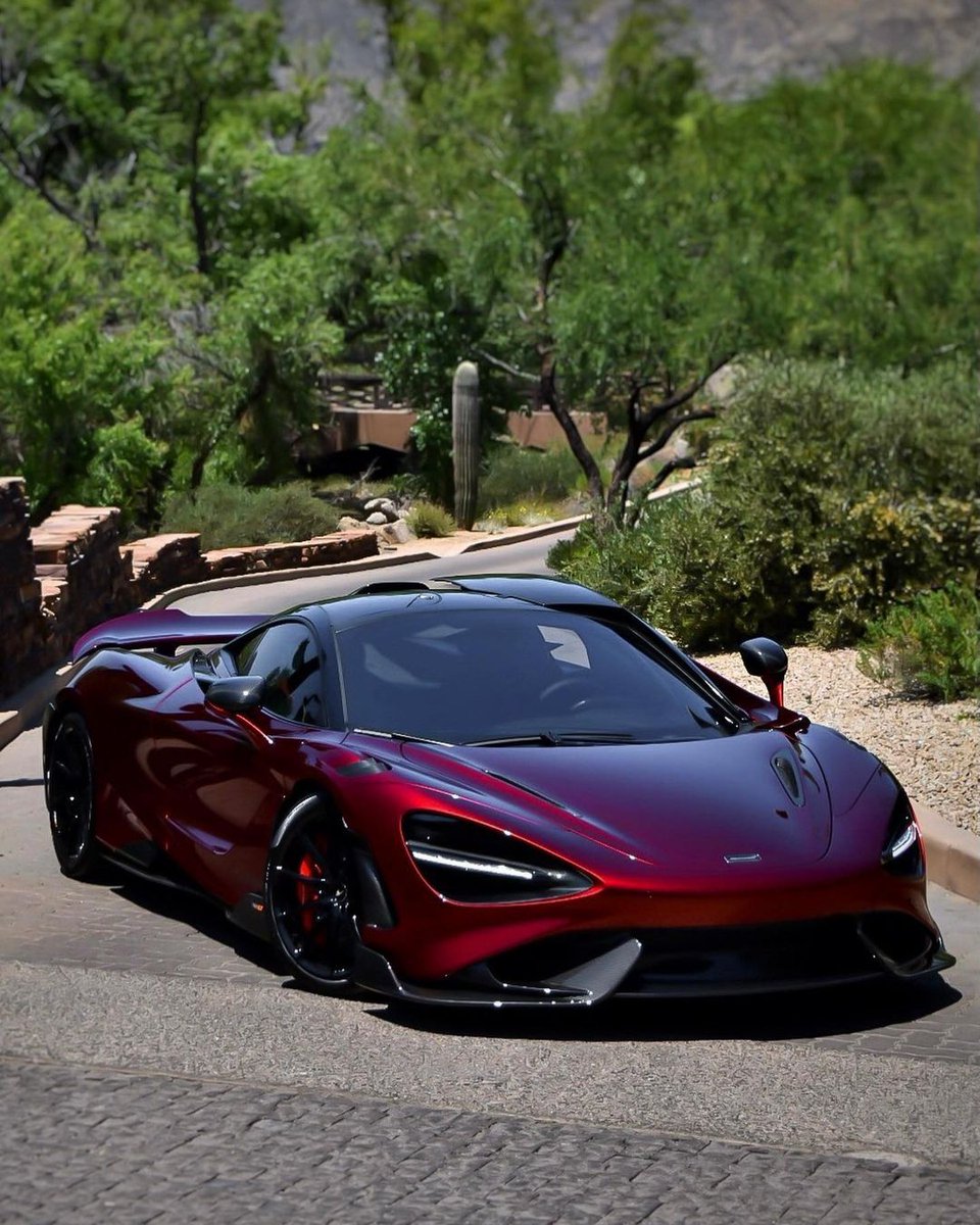 Volcano Red McLaren 765LT 😍