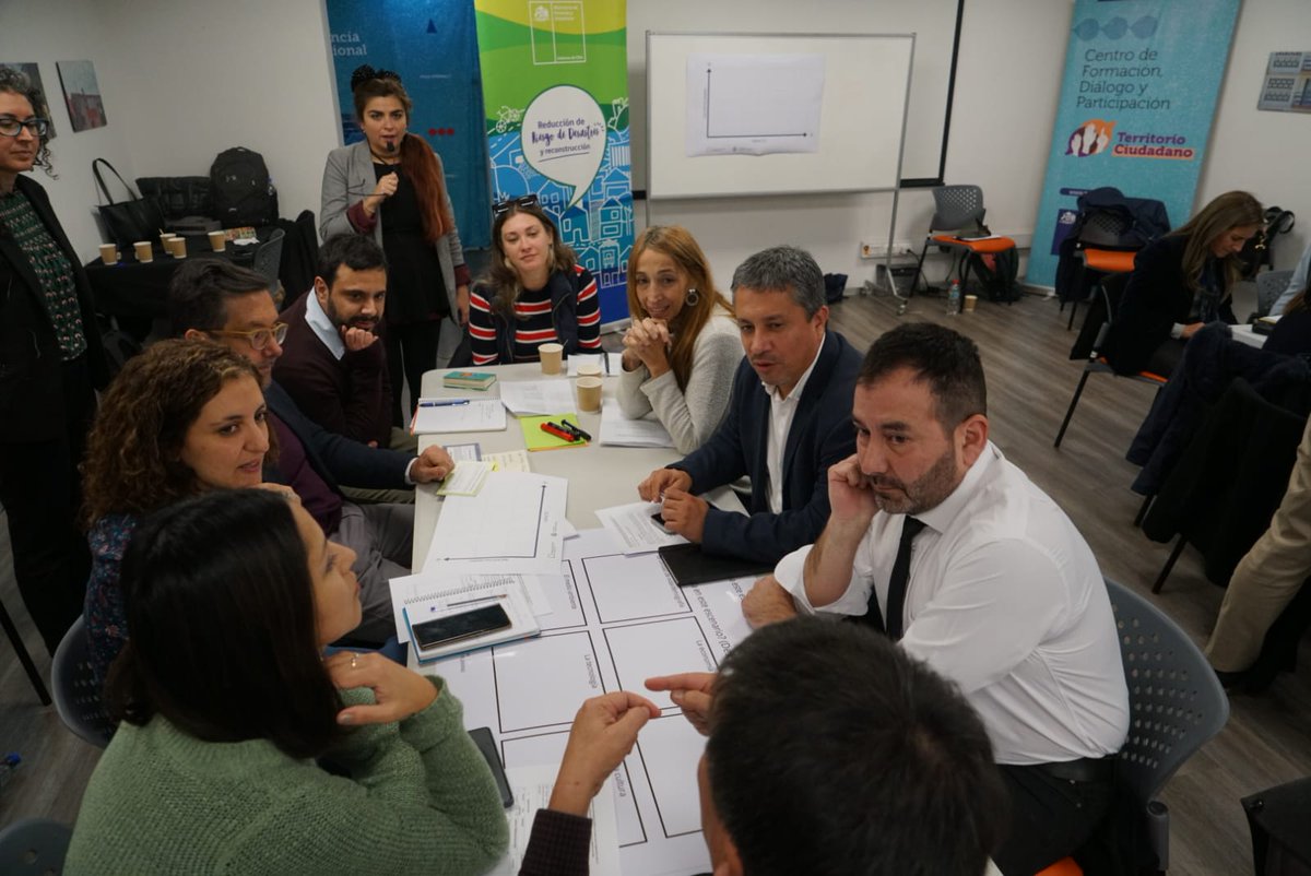 Hoy fui parte de un exitoso taller dictado por el 'Lincoln Institute of @LandPolicy', en el que participaron equipos del @Minvu, así como de otras instituciones públicas. Agradezco compartir la experiencia de esta institución en la preparación ante desastres y resiliencia.